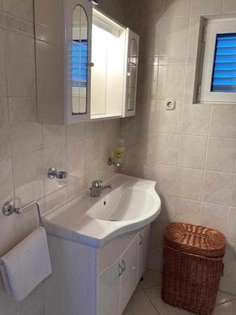 Apartments By The Sea Milna, Vis - 8896 Quarto foto